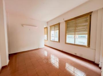 Departamento · 38m² · 2 Ambientes · Paraguay y Florida - Todo Al Frente 38 m² Impecable Todo Sol
