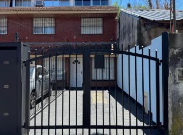 Casa · 110m² · 4 Ambientes · 1 Cochera · Venta Duplex 4 Ambientes en Carapachay