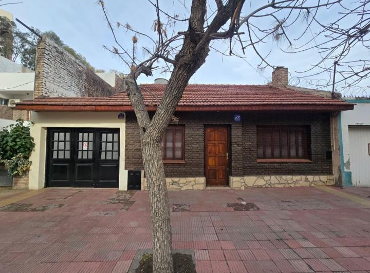 Casa · 106m² · 4 Ambientes · 1 Cochera