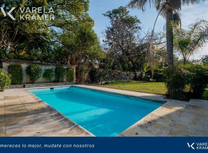 Casa · 411m² · 9 Ambientes · 4 Cocheras