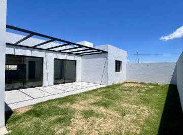 Casa · 110m² · 5 Ambientes · 2 Cocheras · Casa en Venta en Rincones de Manantiales