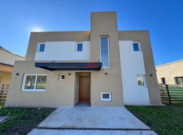 Casa · 144m² · 5 Ambientes · 1 Cochera · Casa en Venta en San Pablo, Pilar, G. B. a. Zona Norte