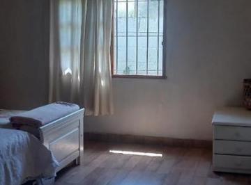 Casa · 64m² · 3 Ambientes · 2 Cocheras · Alquiler