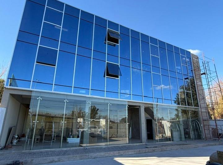 Local comercial · 380m² · 8 Cocheras