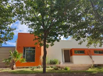 Casa de 5 ambientes, Luján de Cuyo · Casa (Zona Vistalba) con Vistas a La Montaña | Trato Directo