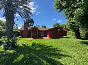 Casa · 250m² · 4 Ambientes · 4 Cocheras · Casa en Venta en Barrio Alta Vista, Escobar - 4 Ambientes