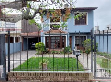 Casa · 180m² · 7 Ambientes · 4 Cocheras · Casa - Hurlingham