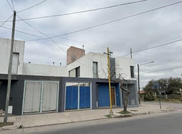Casa · 75m² · 2 Ambientes · 1 Cochera · Alquiler - Duplex 1 Dorm - B° Granja de Funes