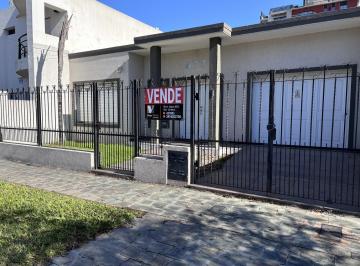Casa · 250m² · Casa Moderna y con Estratégica Ubicación