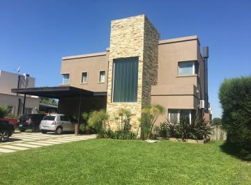 Casa · 278m² · 4 Ambientes · 6 Cocheras · Casa en Venta Barrio San Isidro Labrador Villanueva