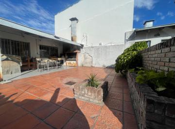 Casa · 127m² · 4 Ambientes · 4 Cocheras · Venta Casa en Temperley