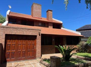 Casa · 185m² · 4 Ambientes · 1 Cochera · Casa en Chascomus - Barrio San Jose
