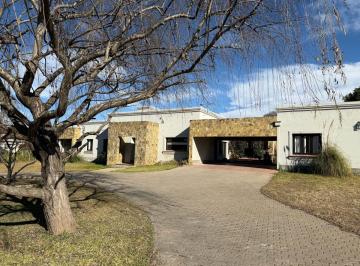 Casa de 6 ambientes, Salta · Casa de 4 Dorm. en Alquiler en La Lucinda