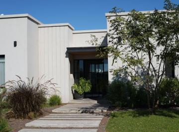 Casa · 144m² · 3 Ambientes · Casa en Una Planta con Pileta, Barrio San Pablo, Pilar