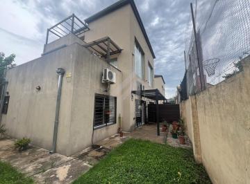 Departamento · 45m² · 2 Ambientes · 1 Cochera · Apto Credito! Dos Ambientes con Doble Cochera y Jardin de Uso Exclusivo