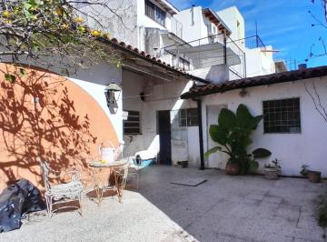 Terreno · 109m² · 3 Ambientes · 1 Cochera · Casa en Venta en Olivos, a Reciclar.