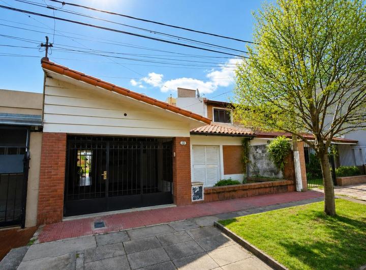 Casa · 142m² · 1 Ambiente · 1 Cochera