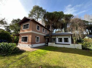 Casa de 5 ambientes, Cariló · Hermosa Propiedad en Venta!