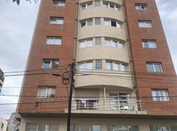 Departamento · 60m² · 3 Ambientes · Alquiler Depto 2 Dorm. Yrigoyen Al 720 Pleno Centro