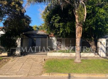 Casa · 177m² · 4 Dormitorios · Chalet a Refaccionar en 460 m² Muy Linda Ubicación Zona Residencial San Antonio de Padua