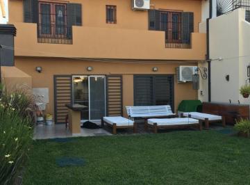 Casa · 135m² · 6 Ambientes · 2 Cocheras · Casa en Bernal Oeste