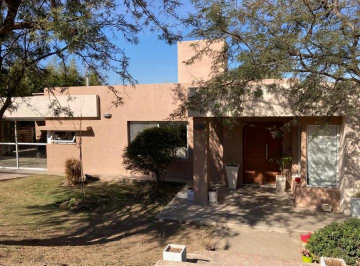 Casa · 309m² · 12 Ambientes · 1 Cochera