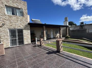 Casa · 140m² · 9 Ambientes · 1 Cochera · Casa en Venta Bialet Masse con Vista a Las Sierras 2 Dorm.
