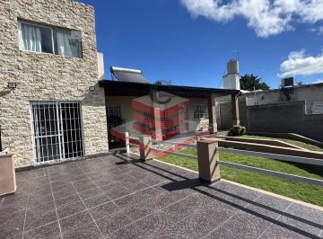 Casa · 140m² · 9 Ambientes · 1 Cochera · Casa en Venta Bialet Masse con Vista a Las Sierras 2 Dorm.