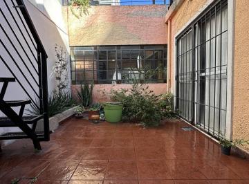 Casa · 115m² · 4 Ambientes · Venta Casa de Pasillo Tres Dorm. con Patio y Terraza en Barrio Lourdes