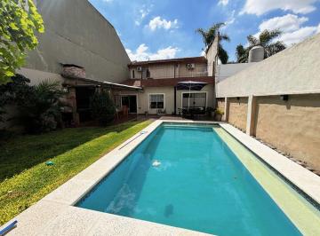 Casa · 140m² · 3 Ambientes · 1 Cochera · Casa 3 Amb Cochera, Jardín, Pileta en Ramos Mejia