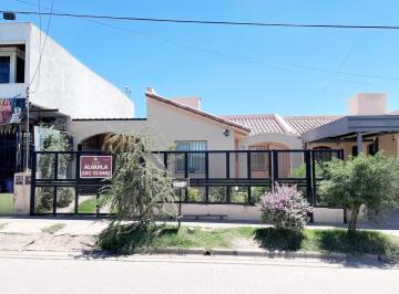 Casa · 110m² · 4 Ambientes · 1 Cochera · Carrara de Horizonte – La Mejor Casa del Barrio - Detalles Distintivos