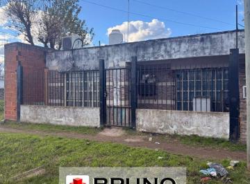 Casa de 3 ambientes, Merlo · Venta de Casa + 2 Departamentos en Merlo