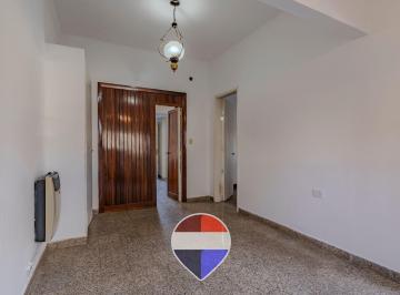 Casa · 65m² · 3 Ambientes · 1 Cochera · Casas en Venta - City Bell, Apto Banco