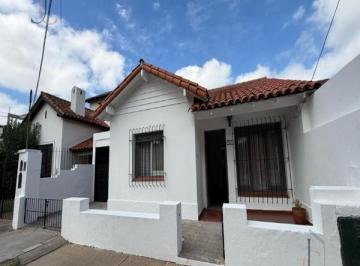 Local comercial de 3 ambientes, Ituzaingó · Alquiler de Propiedad en Muy Buena Ubicación, con Destino Profesional o Comercial.