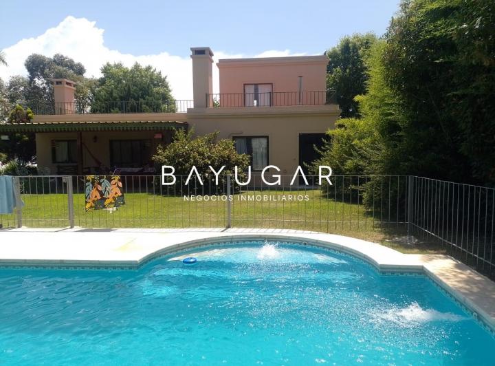 Casa · 150m² · 5 Ambientes · 3 Cocheras
