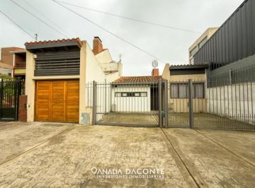 Casa · 140m² · 3 Ambientes · 2 Cocheras · Alquiler Profesional a Pasos de Av Constitucion