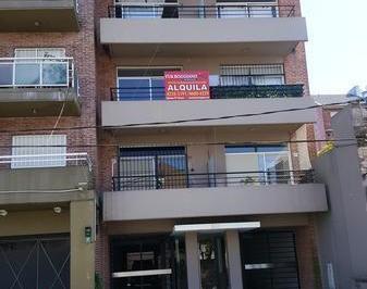 FRENTE · Departamento en Alquiler de 1 Ambiente a m de La Estacion Adrogue