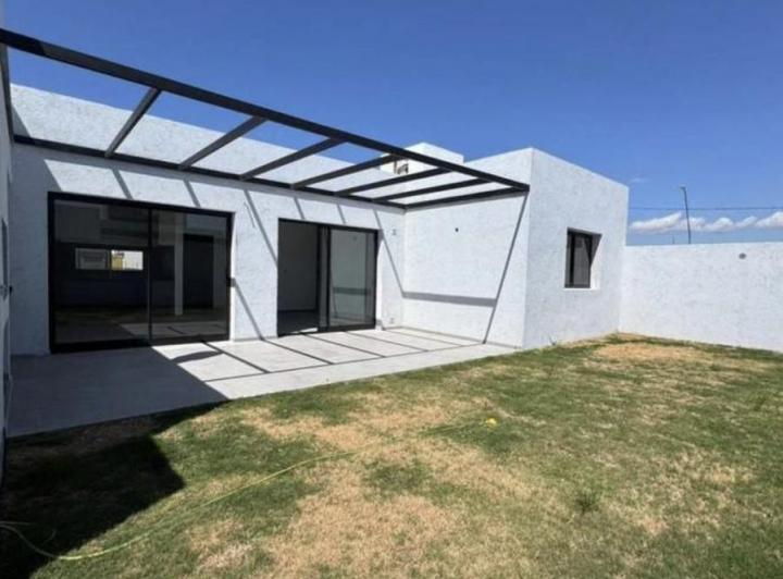 Casa · 110m² · 4 Ambientes · 2 Cocheras