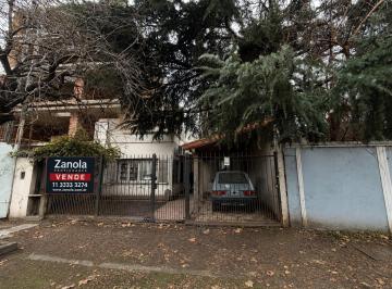 Terreno , Morón · Venta de Lote en Castelar Sur, Morón. Terreno de 8.70 m² de Frente por 50 m² de Largo.