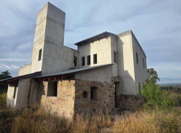 Casa de 4 ambientes, Cabalango · Casa en Construcción en Terreno de 20.000 m²