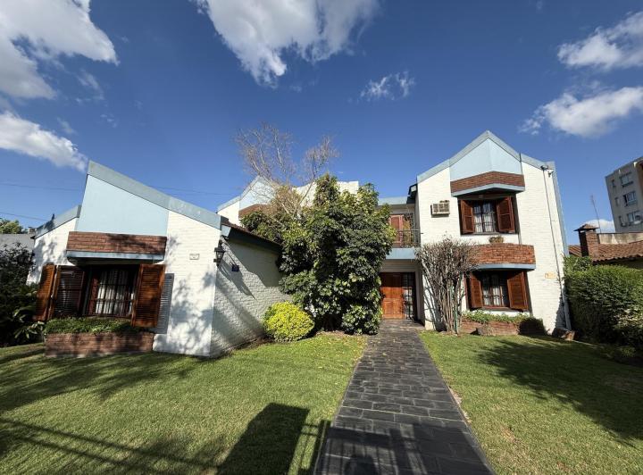 Casa · 363m² · 6 Ambientes · 3 Cocheras
