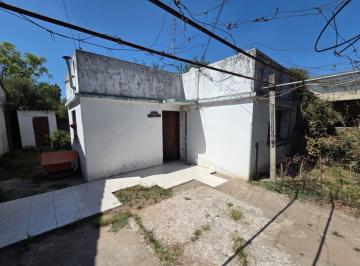 Casa · 3 Ambientes · En Venta | Casa con 2 Dorm. y Parque en Moreno Sur a m de Boulevard Peron