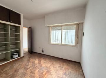 Casa · 65m² · 3 Ambientes · PH 2 Dorm. en Alquiler en 59 E/ 24 y 25