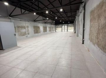 Local comercial de 3 ambientes, Rodeo de la Cruz · Local de 320 m² en Alquiler en Rodeo de La Cruz