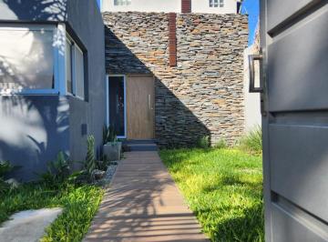 Casa de 6 ambientes, Roldán · Alquiler Casa 3 D Amoblado