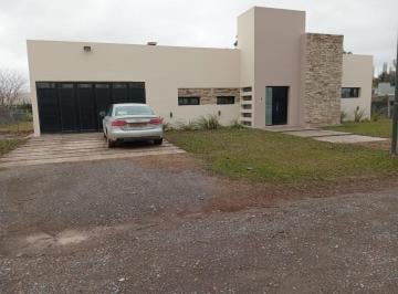 Casa · 350m² · 4 Ambientes · 2 Cocheras · Venta Casa 3 Dorm. Cipolleti, Rio Negro