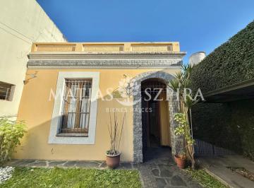 Casa · 179m² · 4 Ambientes · 2 Cocheras · Casa en Venta en Castelar Sur 4 Ambientes
