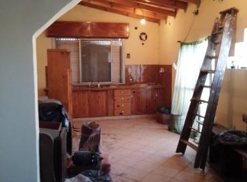 Casa de 2 ambientes, Lanús · Alquilo Dto de 2 Ambientes, con Cochera y Jardín