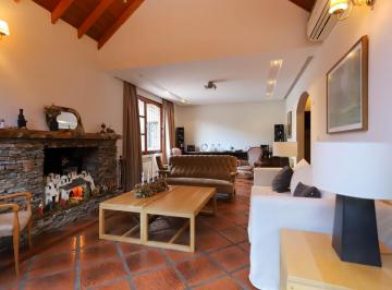 Casa · 600m² · 10 Ambientes · 6 Cocheras · Casa en El Palomar