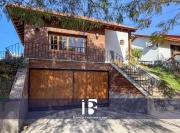 Casa de 8 ambientes, Ciudad de Mendoza · Casa en Barrio Dalvian